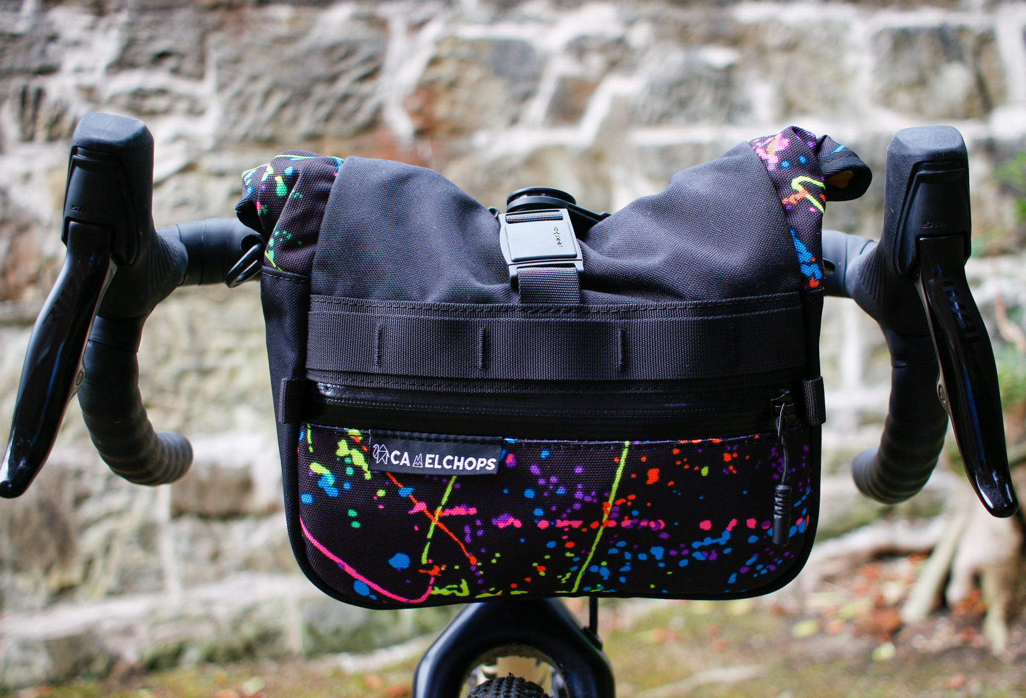 ナマケモノ♪　 200リットル（2S) 2個 パックハスクチップ Camelchops Mr.Heckles handlebar bag review - Cycling News | off